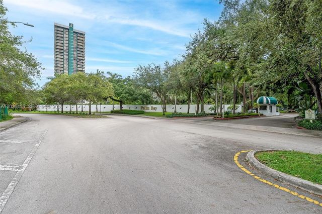 780 NE 69th St 1010, Miami, FL 33138