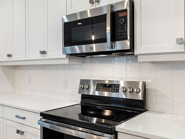 1010 CROSSWIND AVENUE, Sarasota, FL 34240