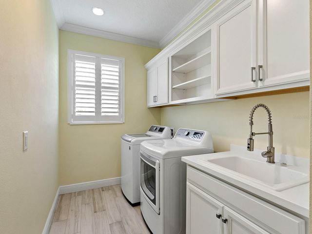 1010 CROSSWIND AVENUE, Sarasota, FL 34240