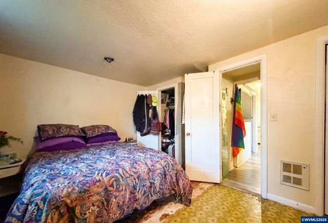 1018 7th St NW, Salem, OR 97304