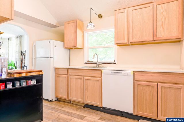 1018 7th St NW, Salem, OR 97304