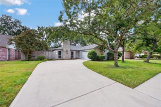 12135 Ella Lee Lane, Houston, TX 77077
