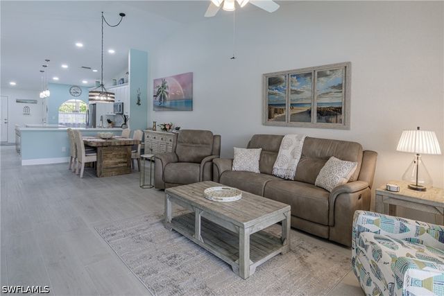 8654 Mustang DR 8, Naples, FL 34113