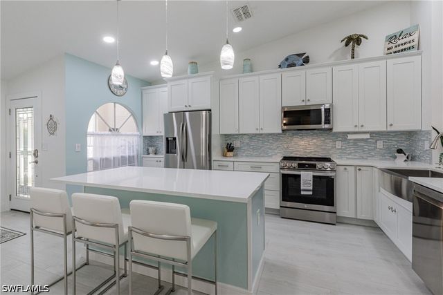 8654 Mustang DR 8, Naples, FL 34113
