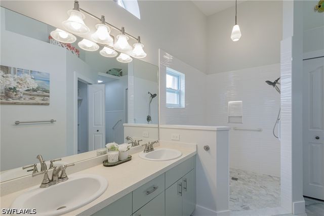 8654 Mustang DR 8, Naples, FL 34113