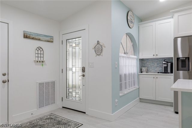 8654 Mustang DR 8, Naples, FL 34113
