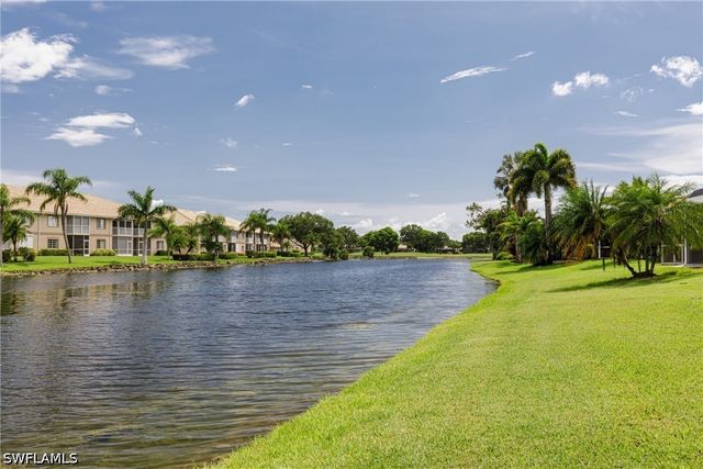 8654 Mustang DR 8, Naples, FL 34113
