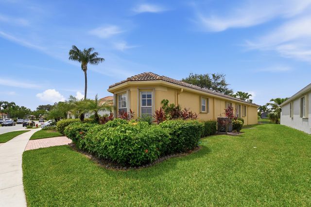 7229 Cataluna Circle, Delray Beach, FL 33446