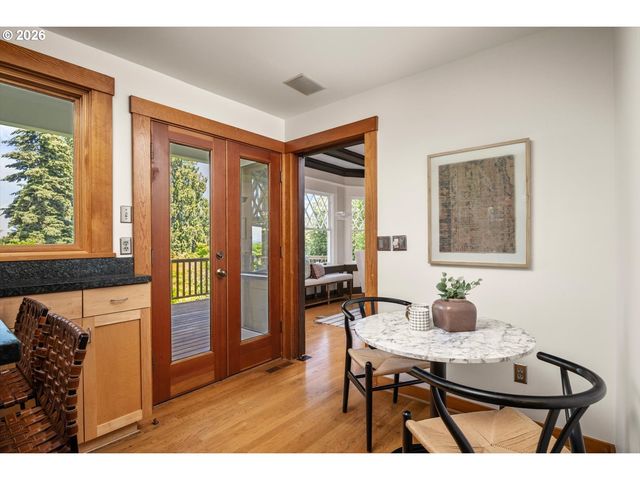3411 Nw THURMAN St, Portland, OR 97210