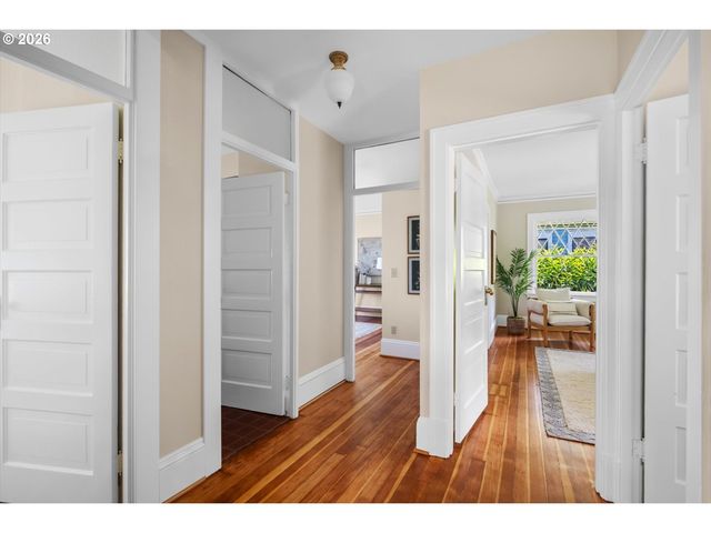 3411 Nw THURMAN St, Portland, OR 97210