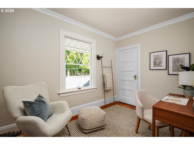 3411 Nw THURMAN St, Portland, OR 97210