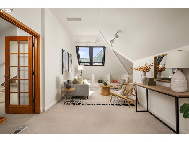 3411 Nw THURMAN St, Portland, OR 97210
