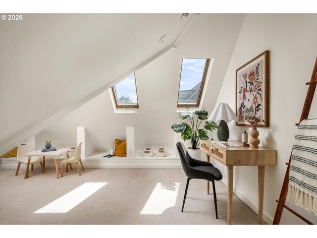 3411 Nw THURMAN St, Portland, OR 97210