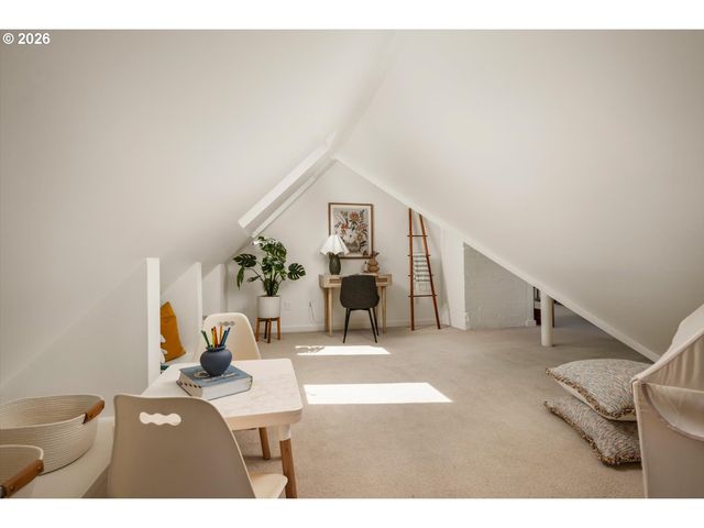 3411 Nw THURMAN St, Portland, OR 97210
