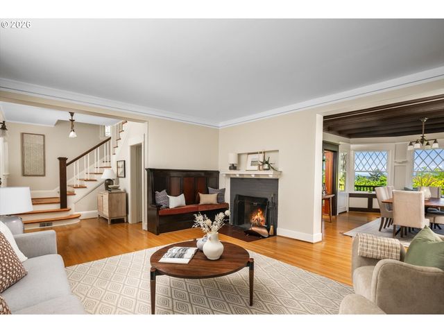 3411 Nw THURMAN St, Portland, OR 97210