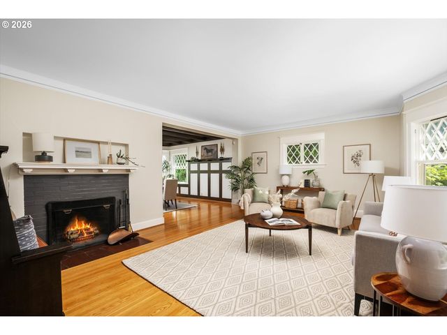 3411 Nw THURMAN St, Portland, OR 97210