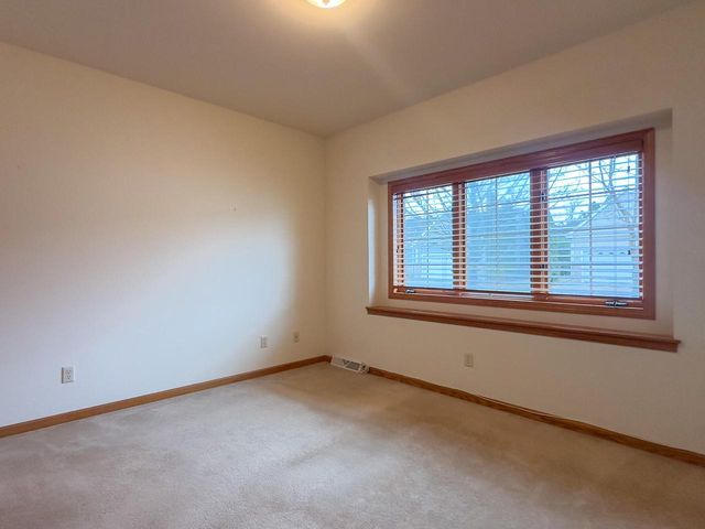 2436 Caribou LANE, Grafton, WI 53024