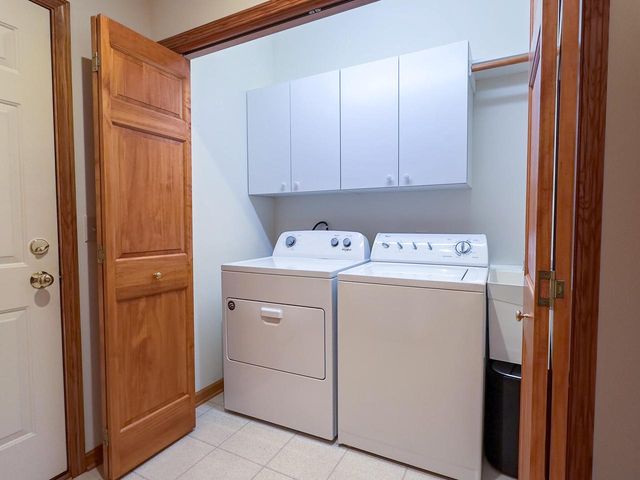 2436 Caribou LANE, Grafton, WI 53024