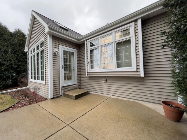 2436 Caribou LANE, Grafton, WI 53024