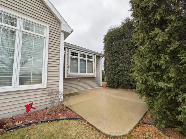 2436 Caribou LANE, Grafton, WI 53024