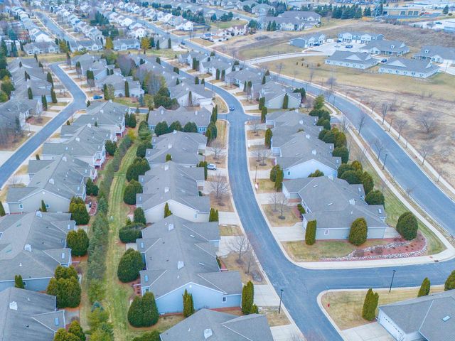 2436 Caribou LANE, Grafton, WI 53024