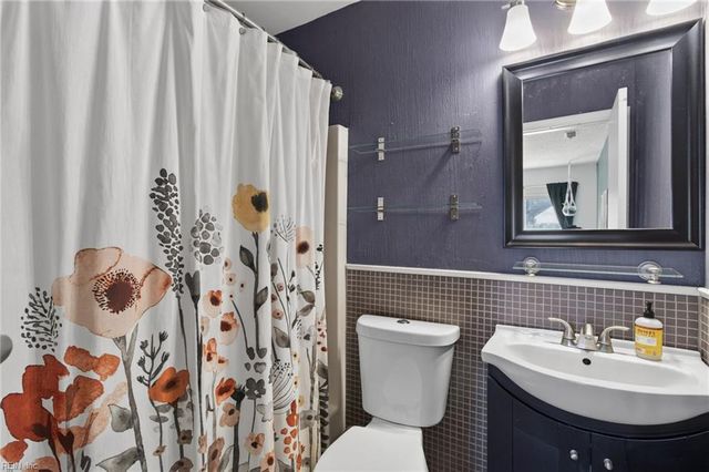 4912 Denny DR, Virginia Beach, VA 23464