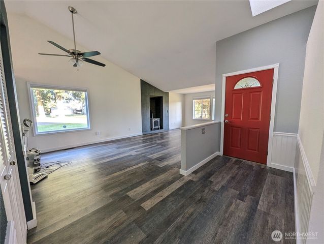 8928 Applegate Loop SW, Rochester, WA 98579
