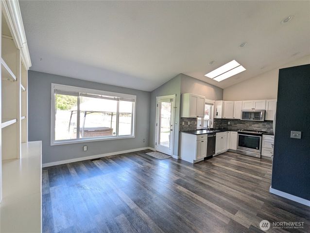 8928 Applegate Loop SW, Rochester, WA 98579