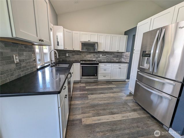 8928 Applegate Loop SW, Rochester, WA 98579
