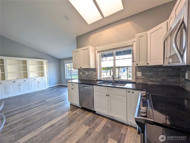 8928 Applegate Loop SW, Rochester, WA 98579