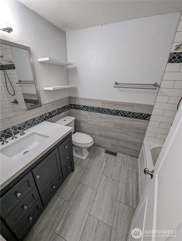 8928 Applegate Loop SW, Rochester, WA 98579