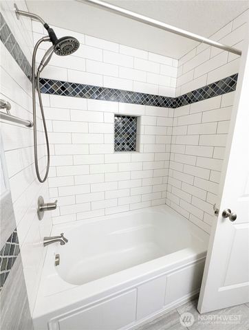 8928 Applegate Loop SW, Rochester, WA 98579