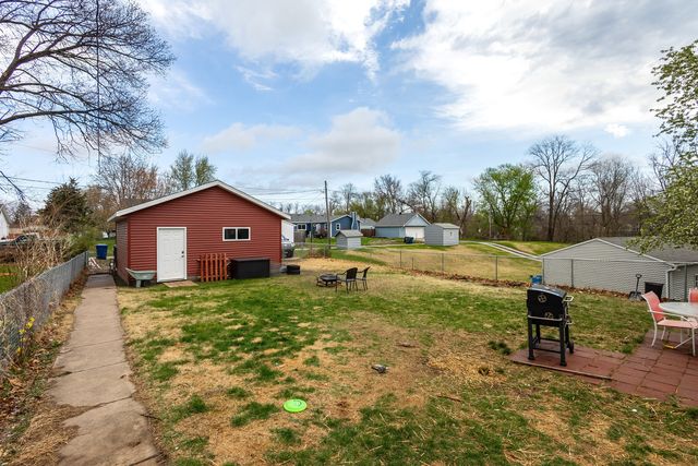 2118 W 16th Street, Davenport, IA 52804