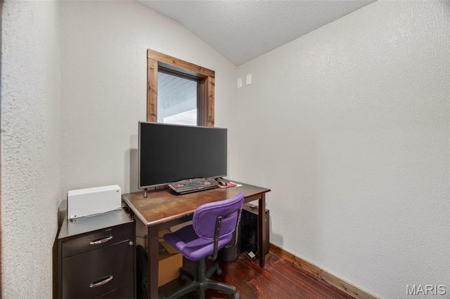 27960 Highway NN, Laquey, MO 65534