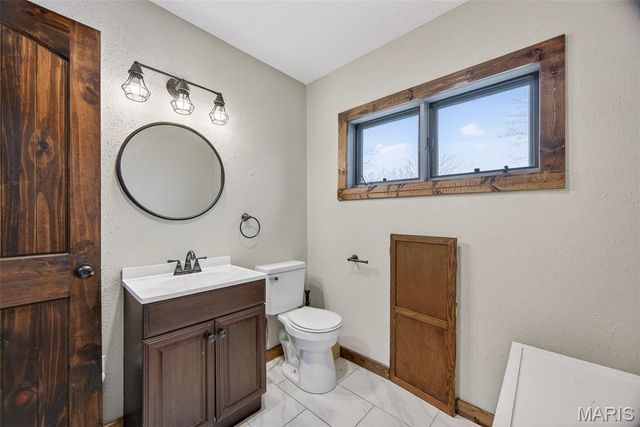 27960 Highway NN, Laquey, MO 65534