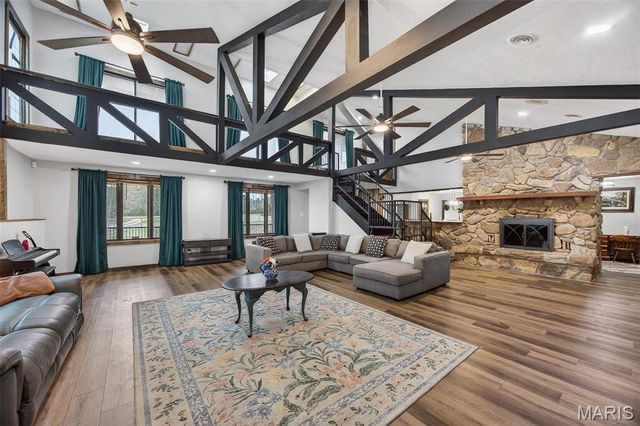 27960 Highway NN, Laquey, MO 65534