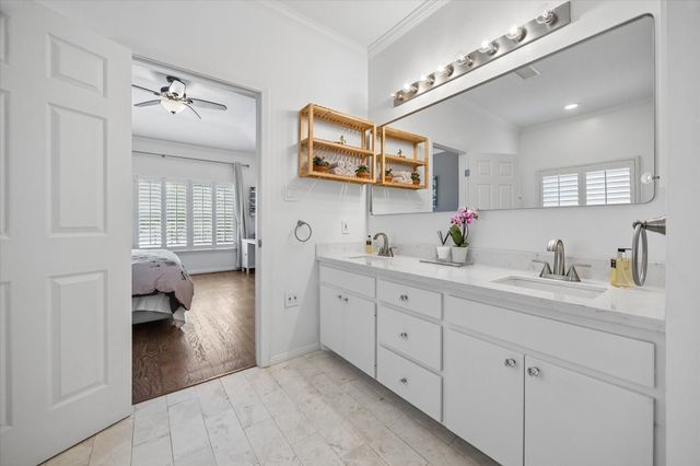 4209 Sunset Boulevard, West University Place, TX 77005