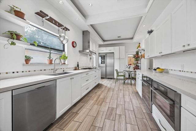 4209 Sunset Boulevard, West University Place, TX 77005