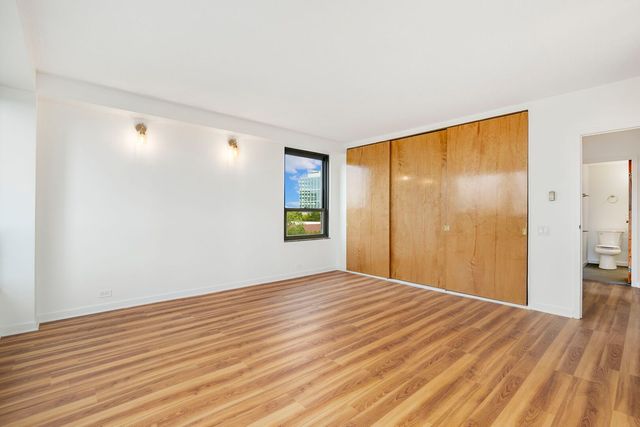 5050 S East End Avenue 7A, Chicago, IL 60615