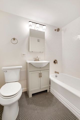 5050 S East End Avenue 7A, Chicago, IL 60615