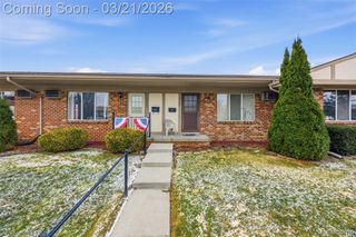 25204 Franklin Terrace 6, South Lyon, MI 48178