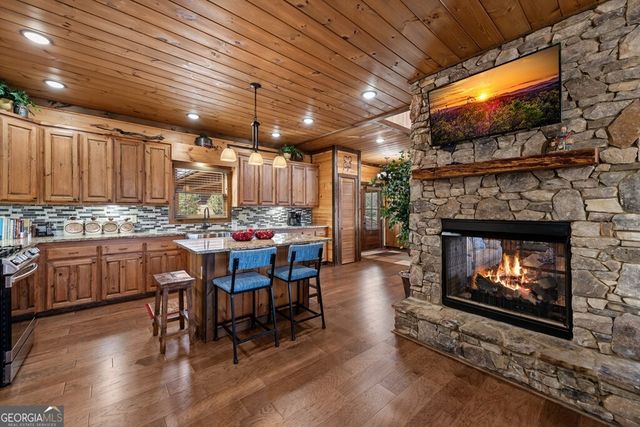 406 Hope Drive, Blue Ridge, GA 30513