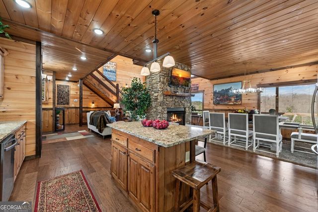 406 Hope Drive, Blue Ridge, GA 30513