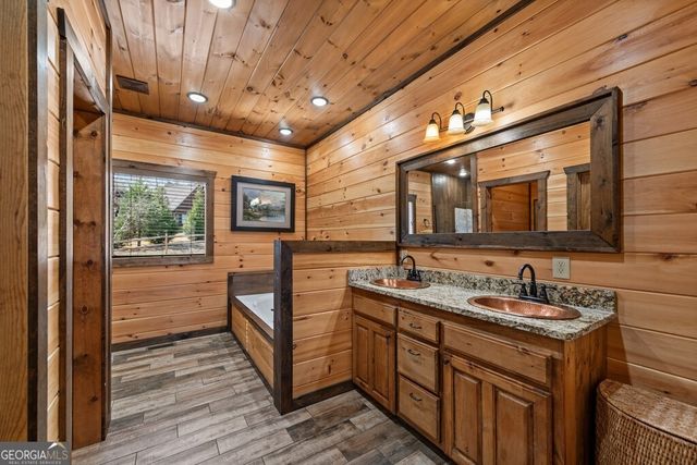 406 Hope Drive, Blue Ridge, GA 30513