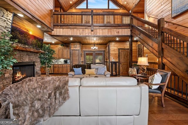 406 Hope Drive, Blue Ridge, GA 30513