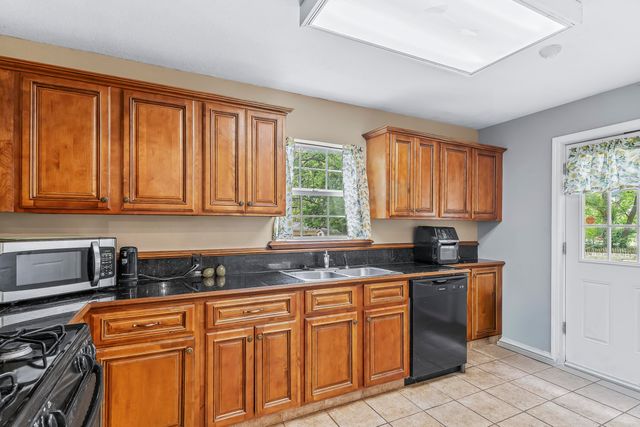 1034 N Clay Avenue, Springfield, MO 65802