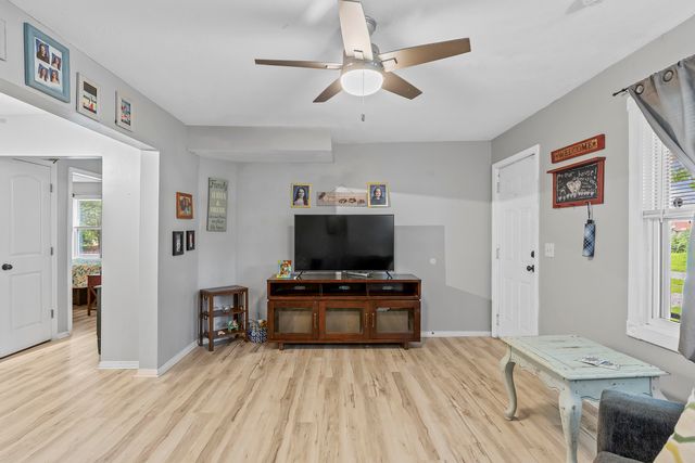 1034 N Clay Avenue, Springfield, MO 65802