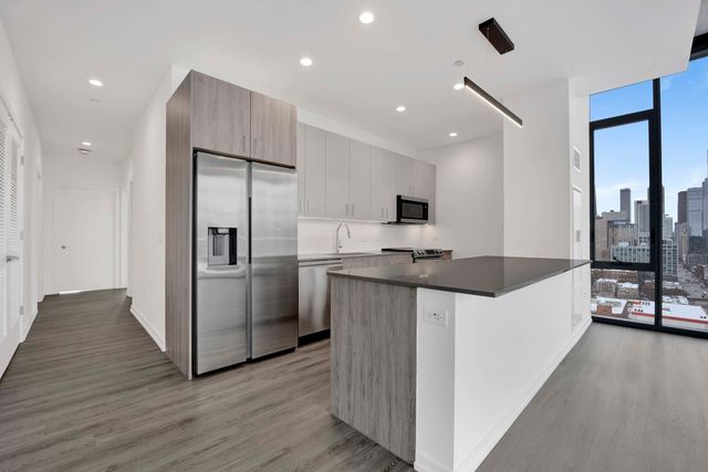 808 N Cleveland Avenue 2201, Chicago, IL 60610