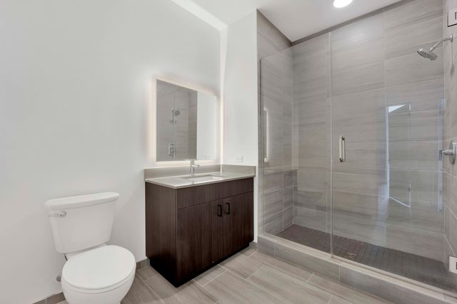 808 N Cleveland Avenue 2201, Chicago, IL 60610