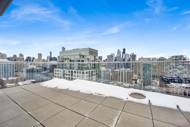 808 N Cleveland Avenue 2201, Chicago, IL 60610